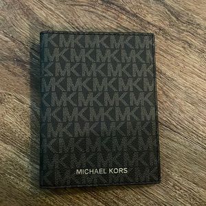 Michael Kors Passport & Card Holder